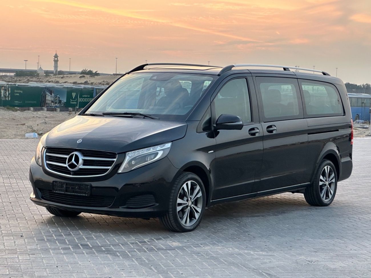 مرسيدس بنز V 250 موديل 2018 خليجي فل مواصفات بانوراما وتحكم كهربي كامل ونظام صوت ممتاز