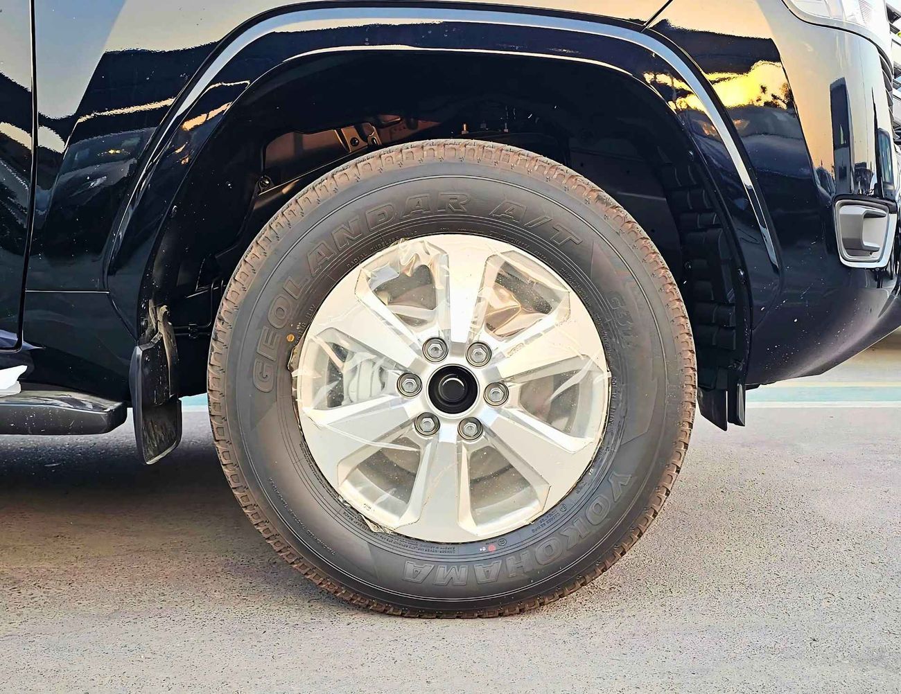 تويوتا لاند كروزر LC300 GXR / 4.0L V6 PETROL / DRIVER PWR SEAT / SUNROOF / CODE # 69075