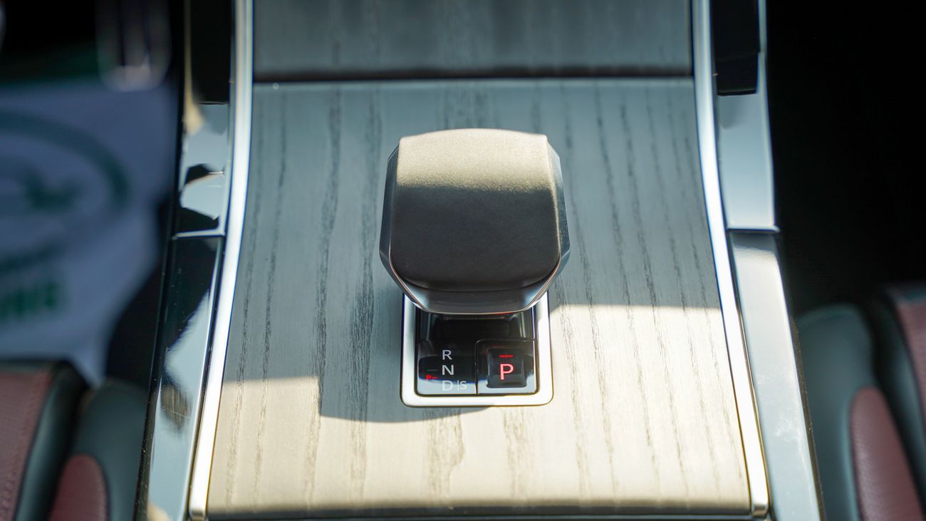 Land Rover Range Rover Velar P250 AUTOBIOGRAPHY 2026!! FIVE YEARS WARRANTY!! THREE YEARS SERVICE CONTRACT