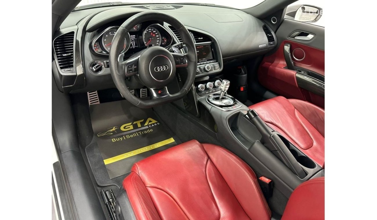 Audi R8 2014 Audi R8 Coupe V8, Service History, Carbon Fiber Package, Excellent Condition, GCC
