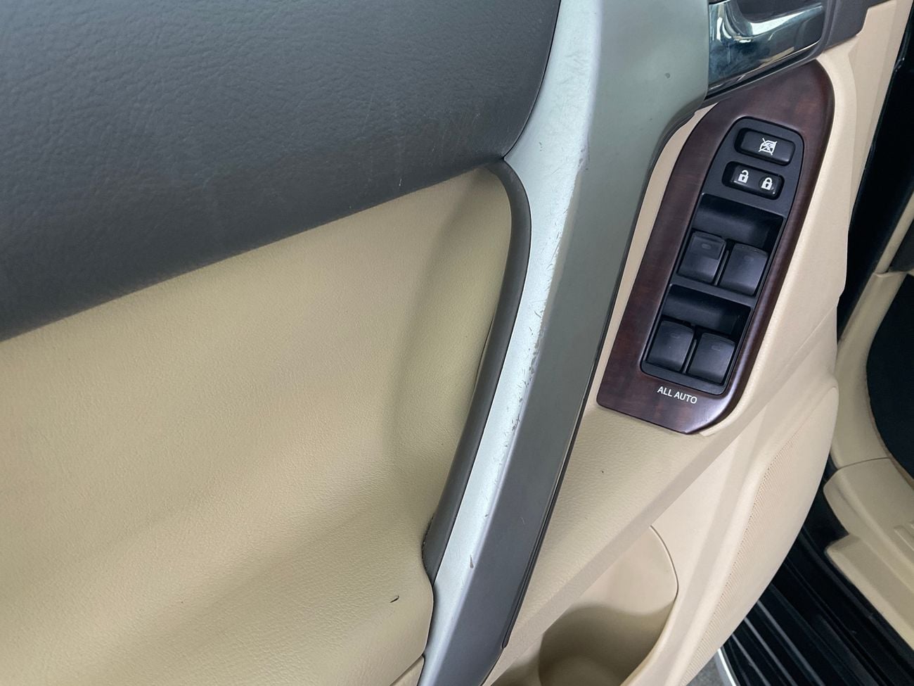 تويوتا برادو VXR | upto AED 20,000 Ramadan Discount | شامل الضمان | 0 ﺪﻔﻋﺓ ﺃﻮﻟﻯ