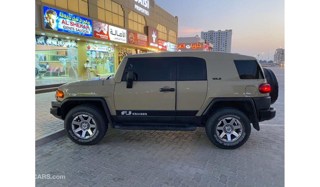 تويوتا إف جي كروزر TOYOTA FJ CRUISER 2015