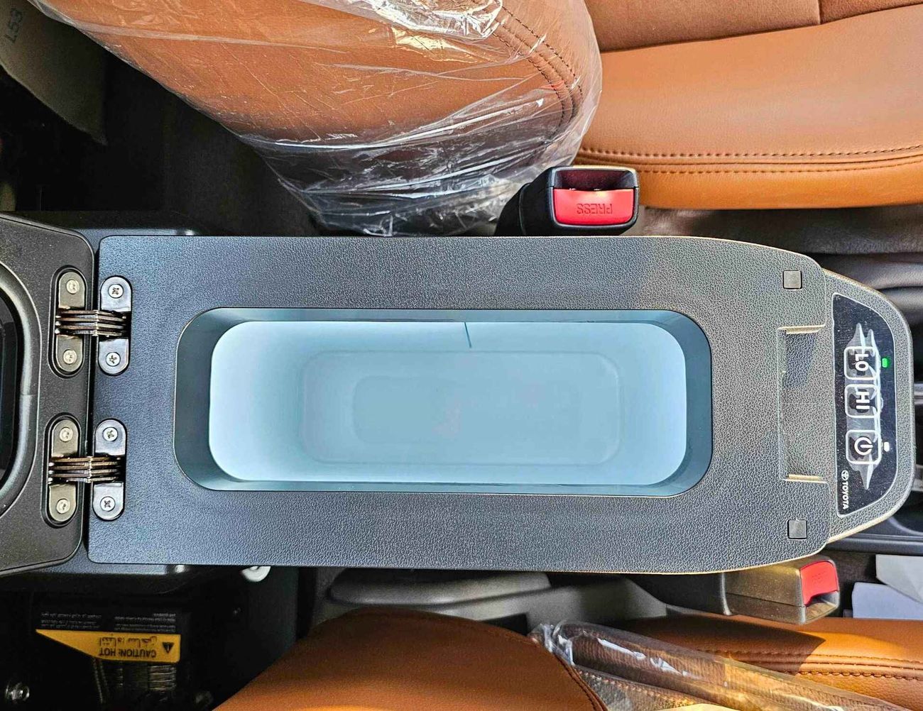 Toyota Land Cruiser Pick Up / LC79 2.8L DIESEL / A/T / SINGLE CABIN / FULL OPTION (CODE # 69090)