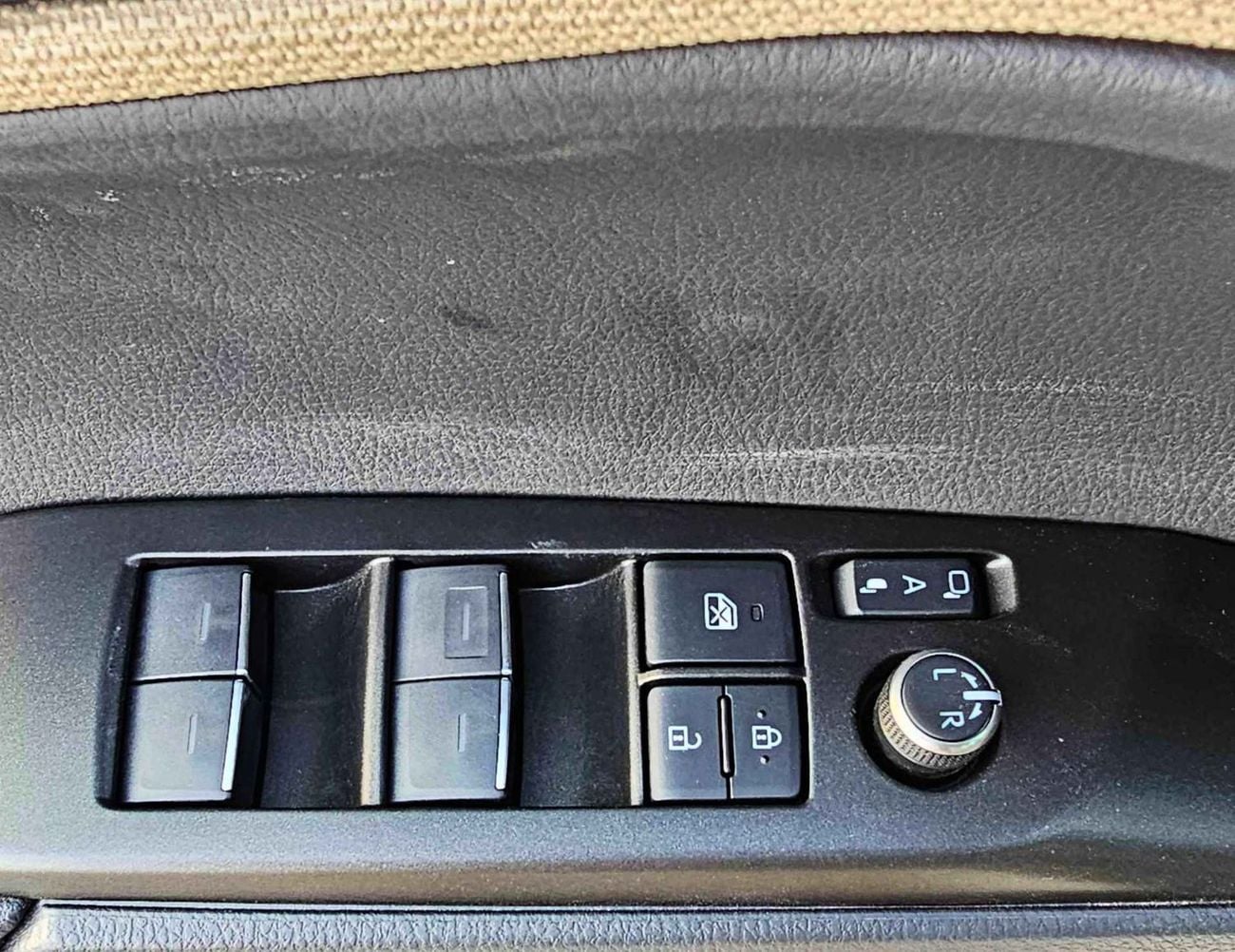 تويوتا كامري LE / 2.5L V4 PETROL / PUSH START / DVD CAMERA / SUNROOF (CODE # CPTLE)