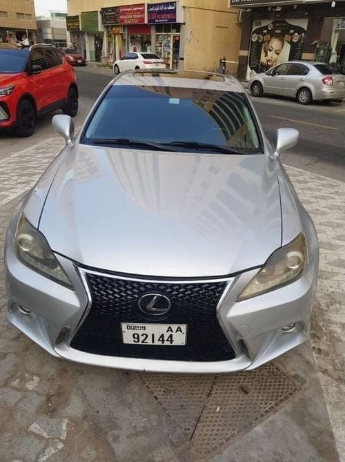 لكزس IS 250 In excellent condition and requires no expense