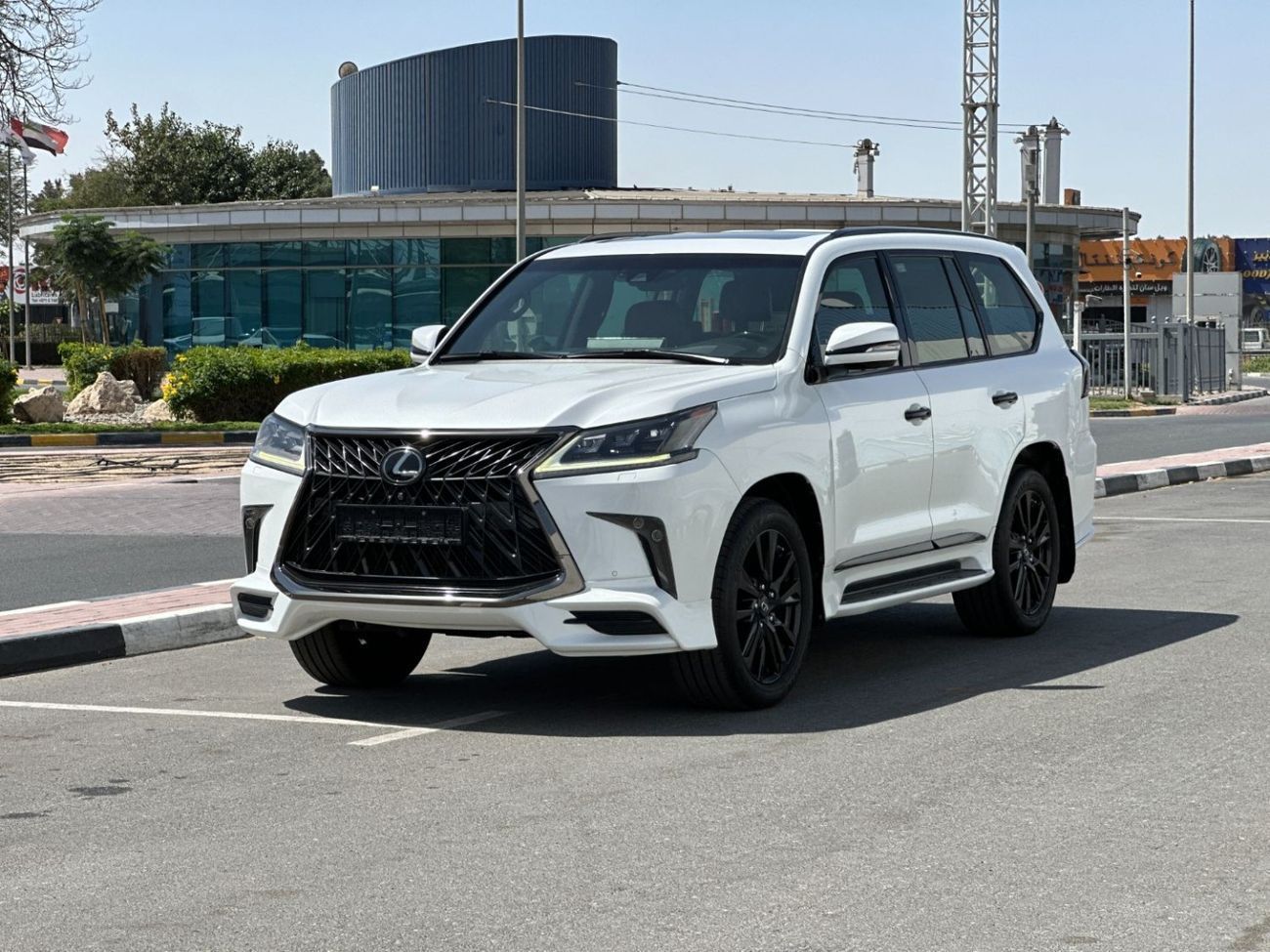 Lexus LX 570 Signature Black Edition 5.7L Lexus Lx570s Signature Black Edition / 5.7L V8 / Gcc Specification