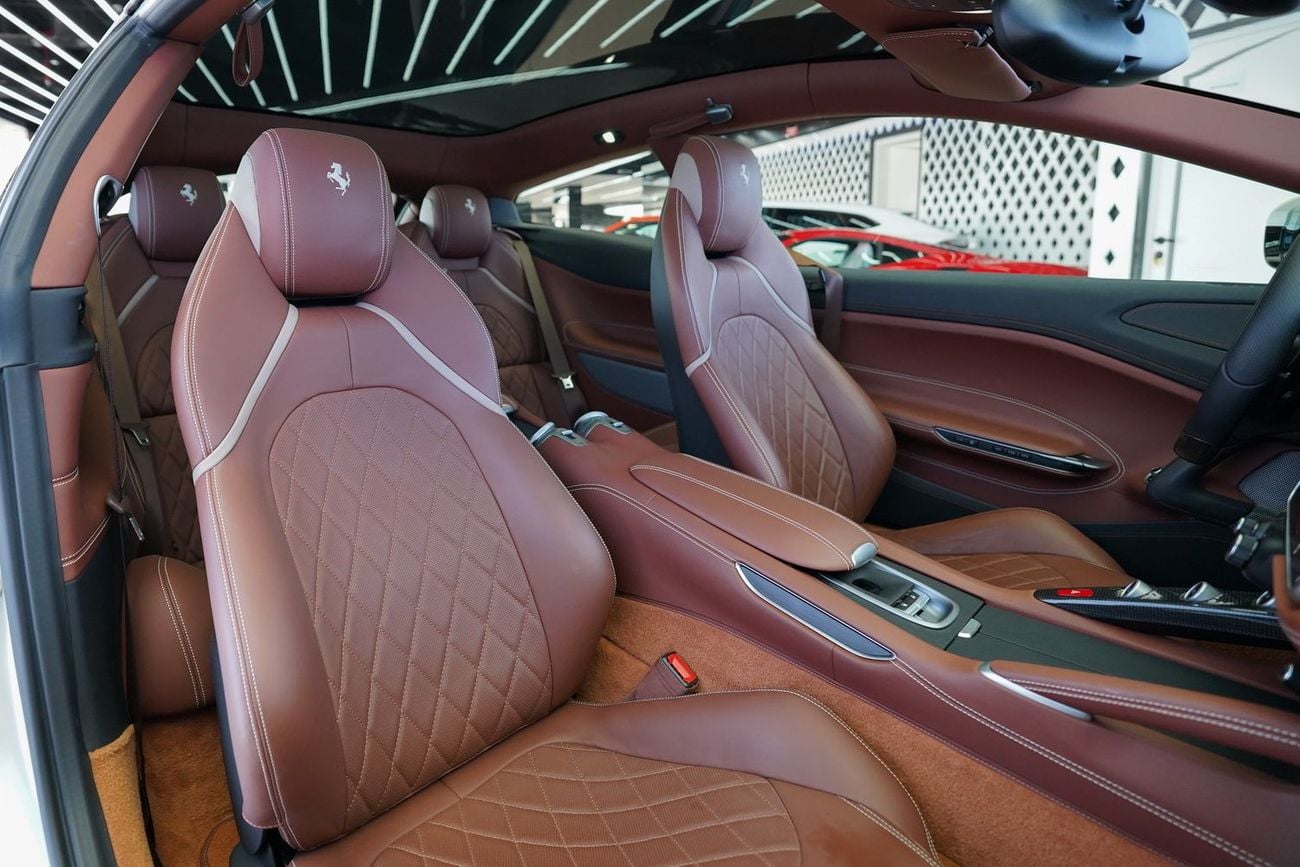 فيراري جي تي سي 4  لوسو T V8