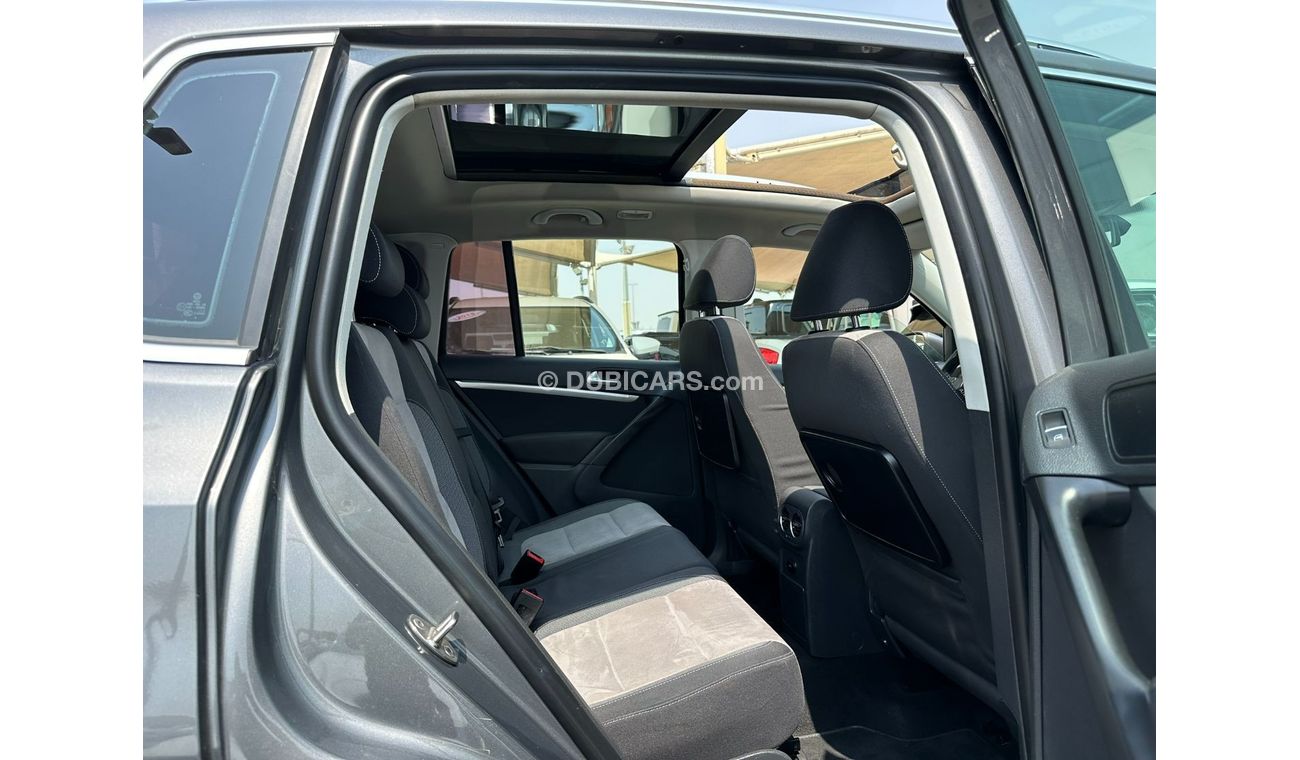 Volkswagen Tiguan SEL ACCIDENTS FREE - GCC - FULL OPTION - CAR IS IN PERFECT CONDITION INSIDE OUT