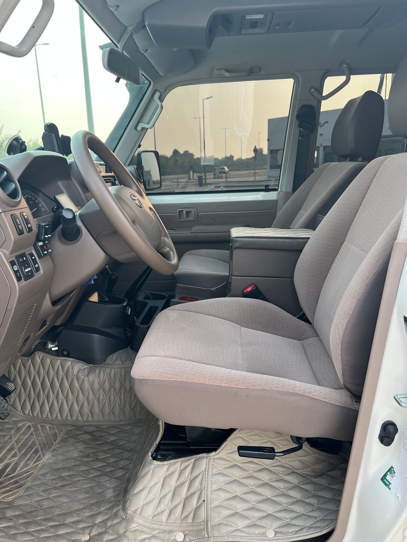 تويوتا لاند كروزر 70