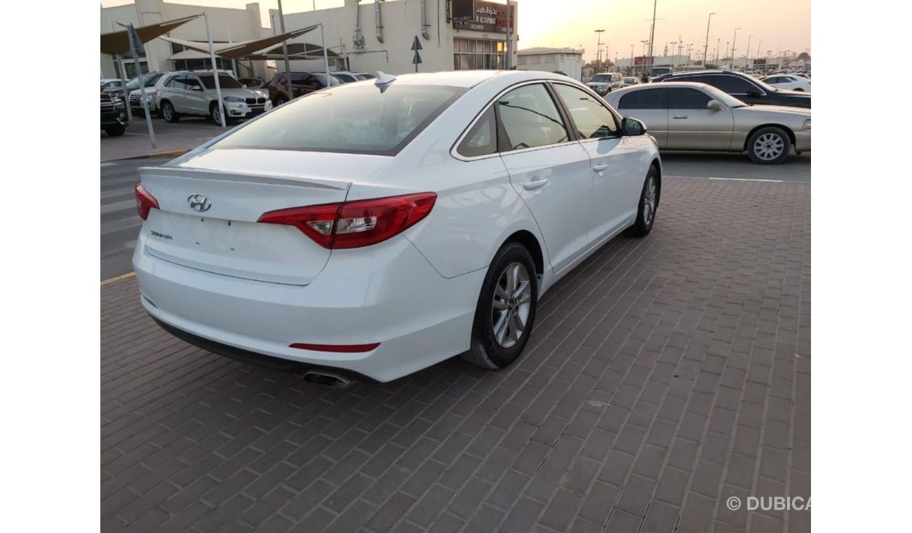 Hyundai Sonata SE - Very Clean Car