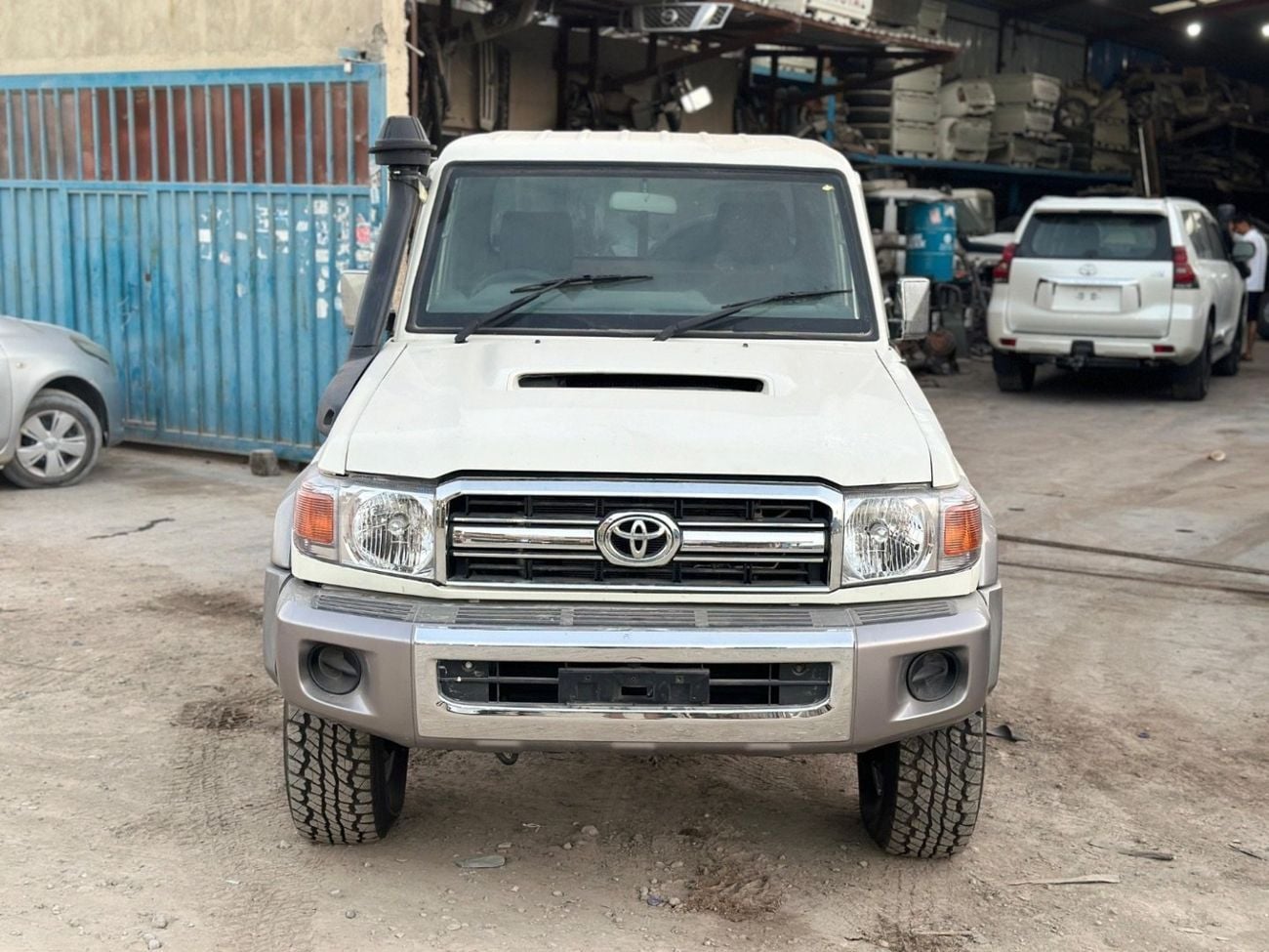 Toyota Land Cruiser Pick Up LX AC PWR OPT 2012 model single cabin full options