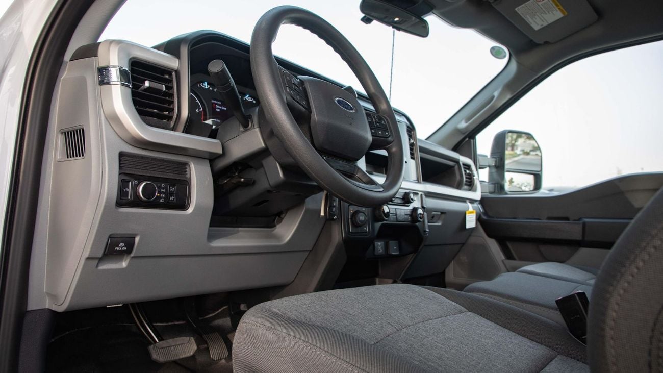 فورد F 550 XL SUPERDUTY 6.7L Power Stroke Turbo Diesel V8 145-inch wheelbase | 2024