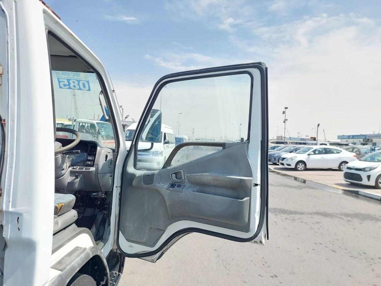 Mitsubishi Fuso Canter (RAMADAN OFFER) MITSUBISHI CANTER TRUCK RHD 1994 MODEL 4.6 L DIESEL MANUAL(PM500262)