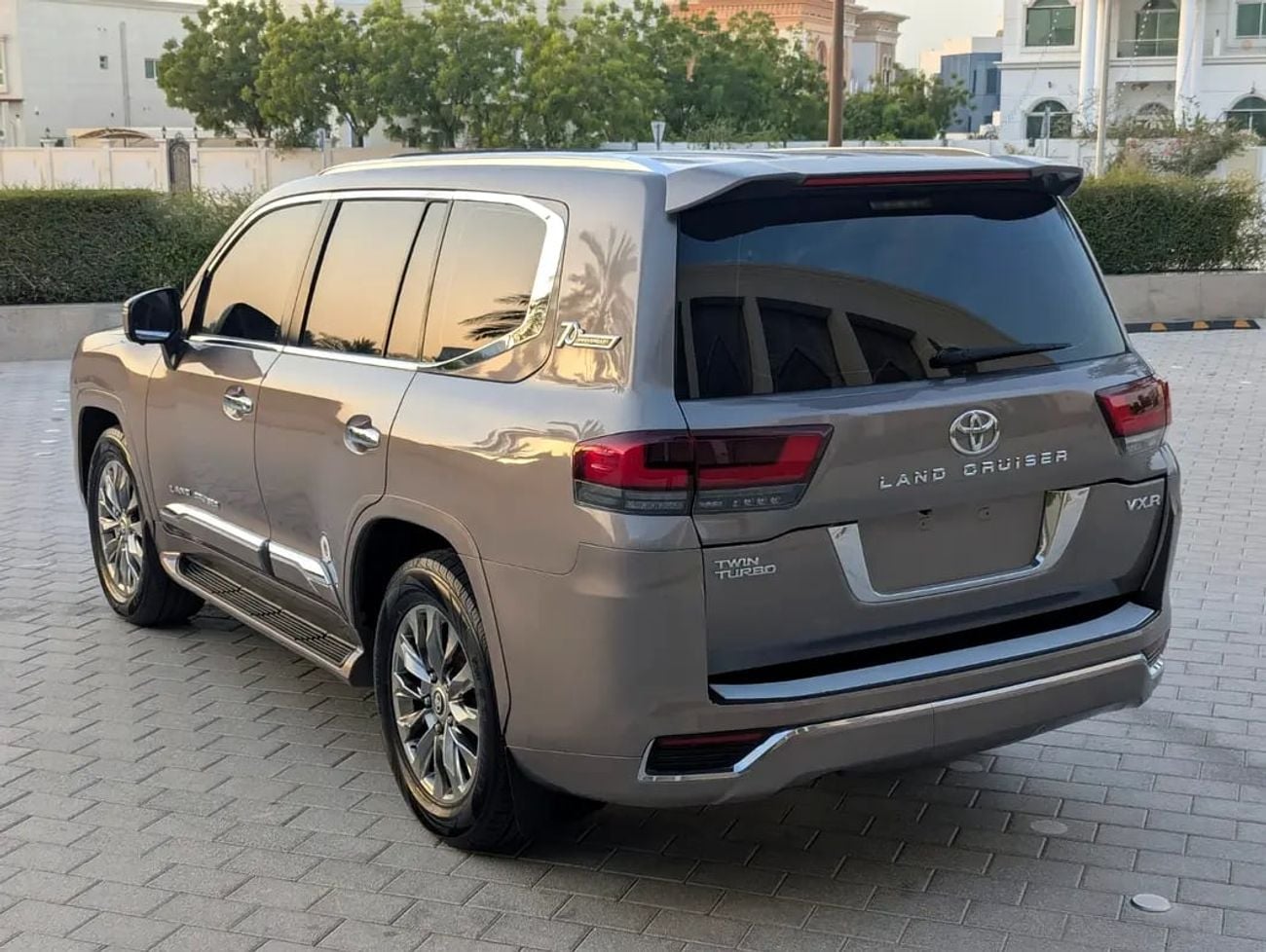 Toyota Land Cruiser VXR Facelifted With Interior and Exterior GCC Specs | Well Maintained