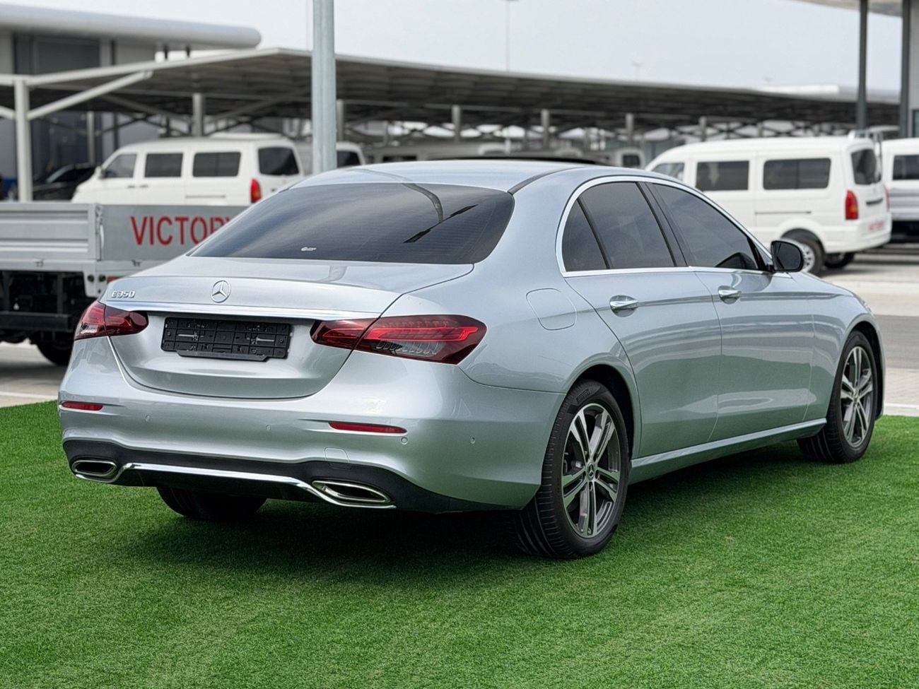 مرسيدس بنز E 350 4MATIC (NON GCC)