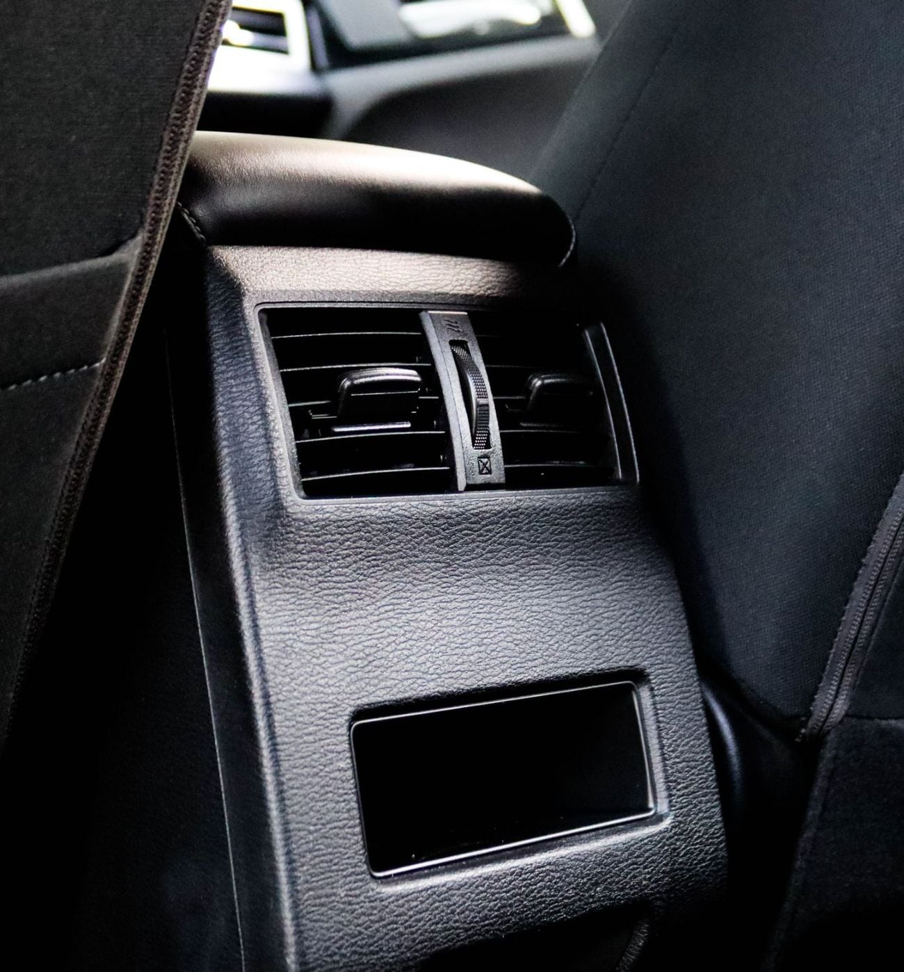 Mitsubishi Outlander GLX Basic 2.4L (5 Seater) ميتسوبيشي أوتلاندر 2023 خليجي GLS  2.4L (5 Seater) بحالة ممتازة