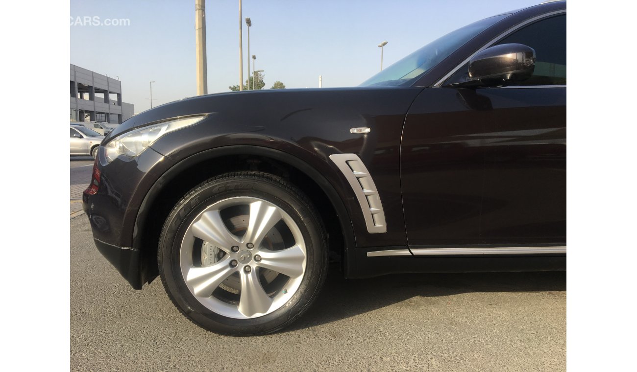 Infiniti FX35