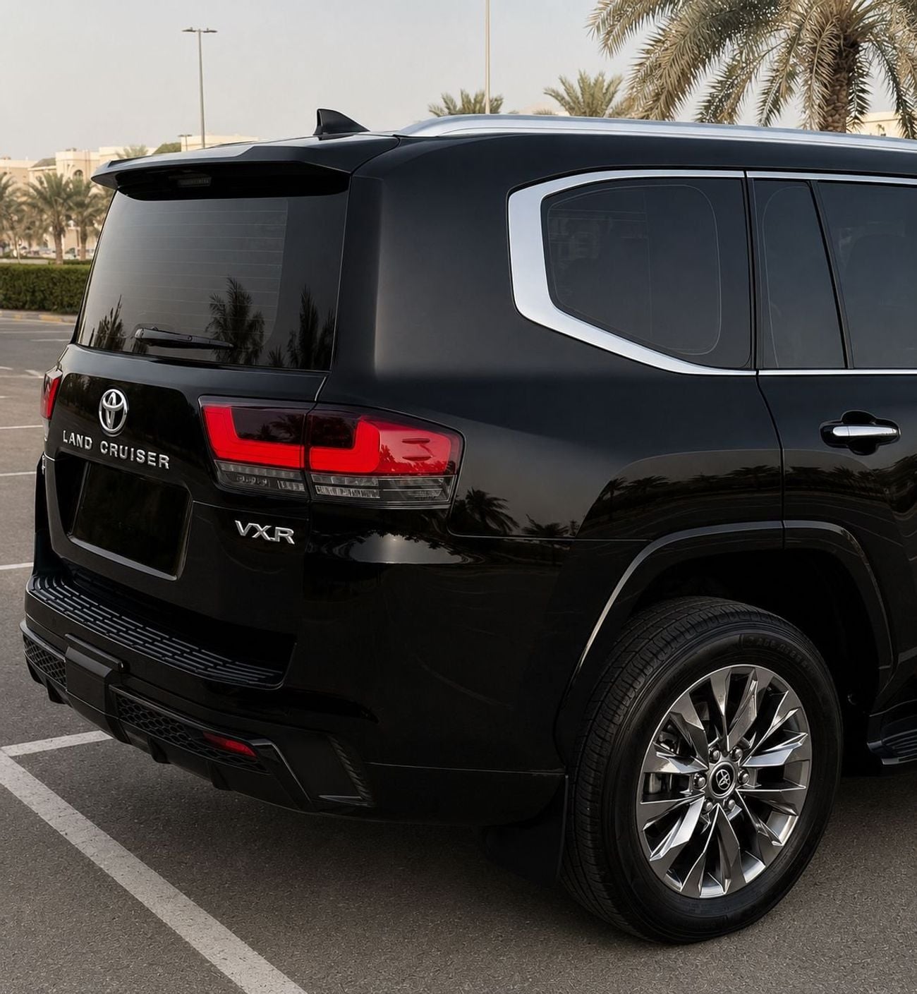 تويوتا لاند كروزر VXR