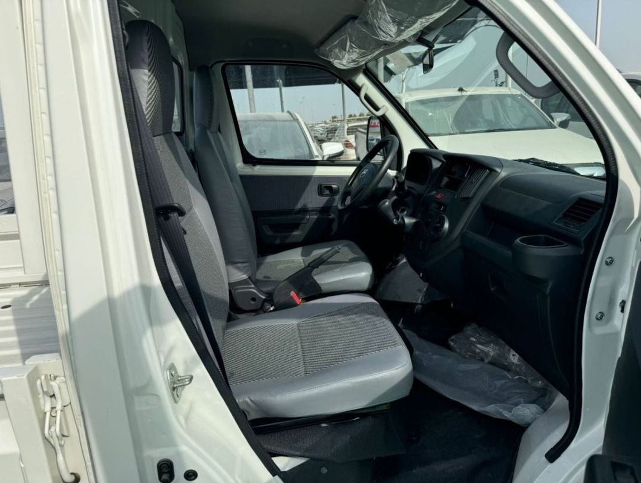 تويوتا لايت آيس 1.5L PETROL PICK UP 2025