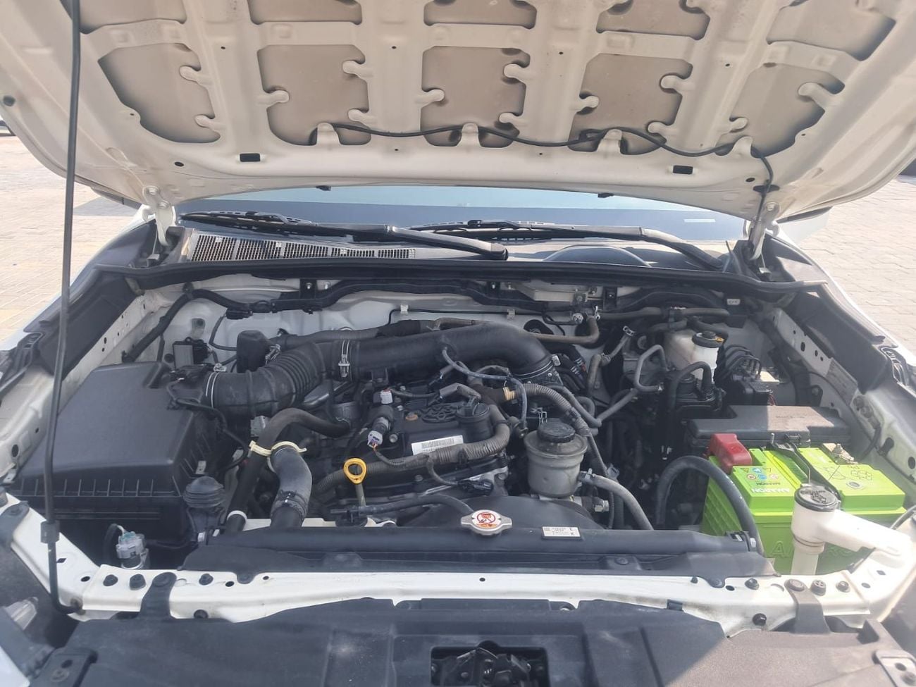 Toyota Fortuner EXR 2.7L v4 petrol Engine Colour White Transmission Automatic  7seats power steering power window contro