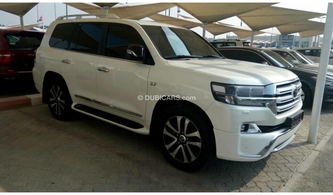 تويوتا لاند كروزر vxs WHITE EDITION