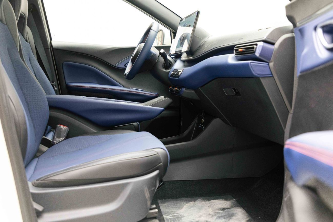 BYD Seagull ID Flying - White Inside Blue | Export Only