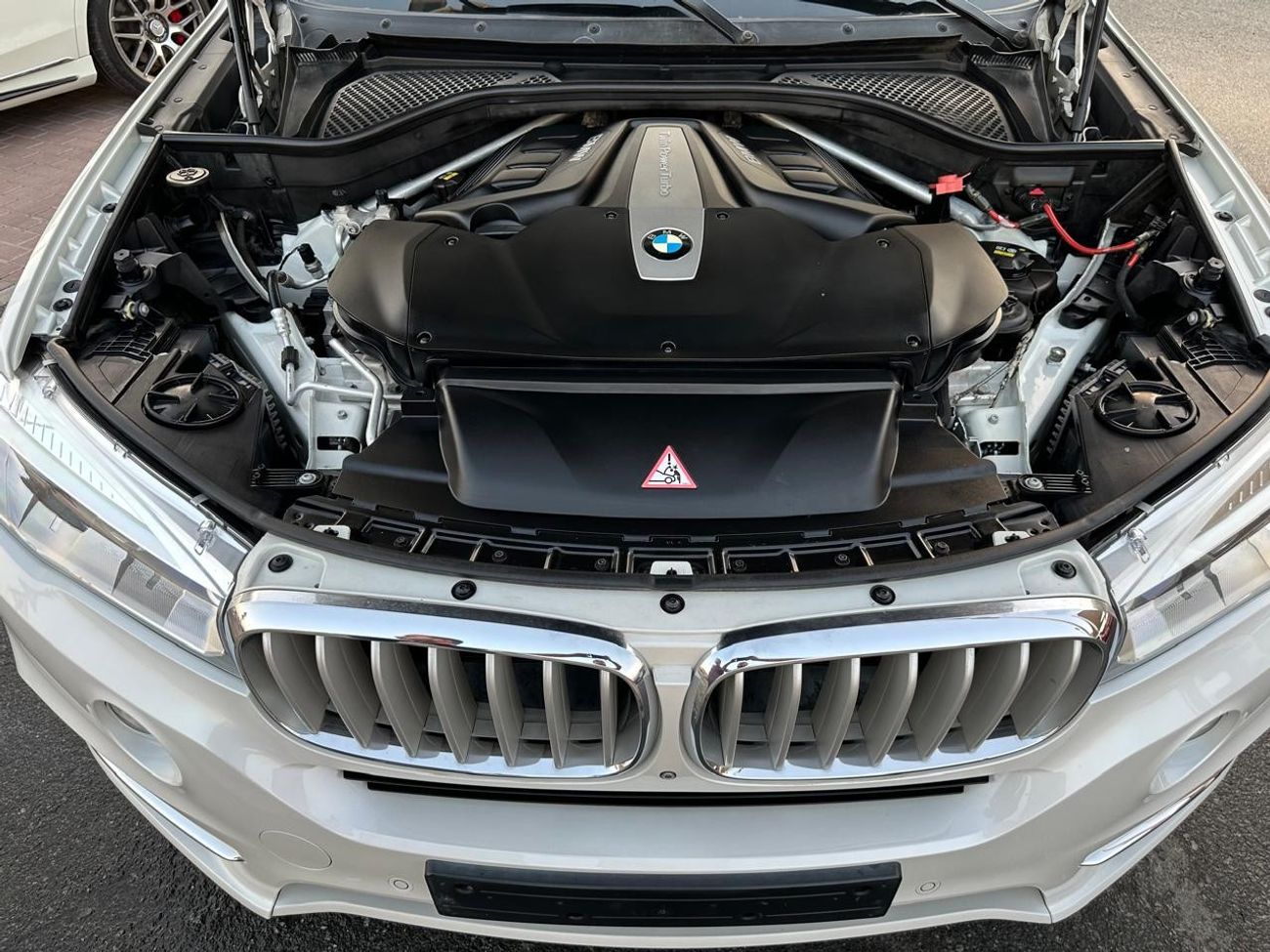 بي أم دبليو X5 50i لاكجري