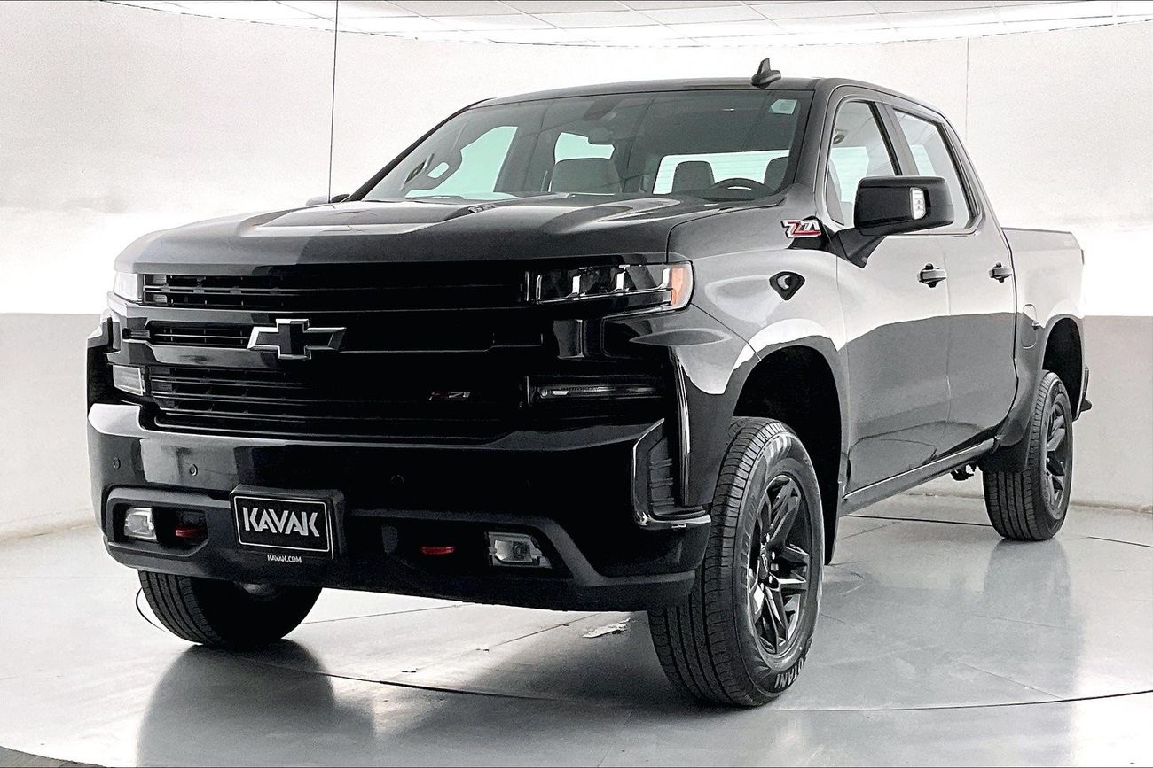 Chevrolet Silverado LT Z71 Trail Boss - Crew Cab| 1 year free warranty | Flood Free