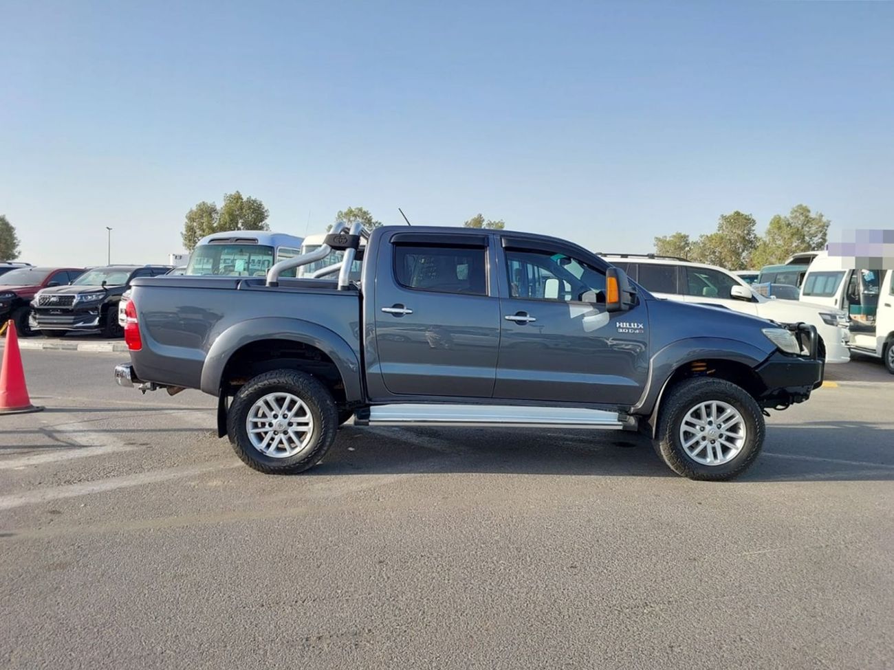 Toyota Hilux TOYOTA HILUX VIGO PICK UP RHD 2014 MODEL 3.0 L DIESEL AUTOMATIC(PM39654)
