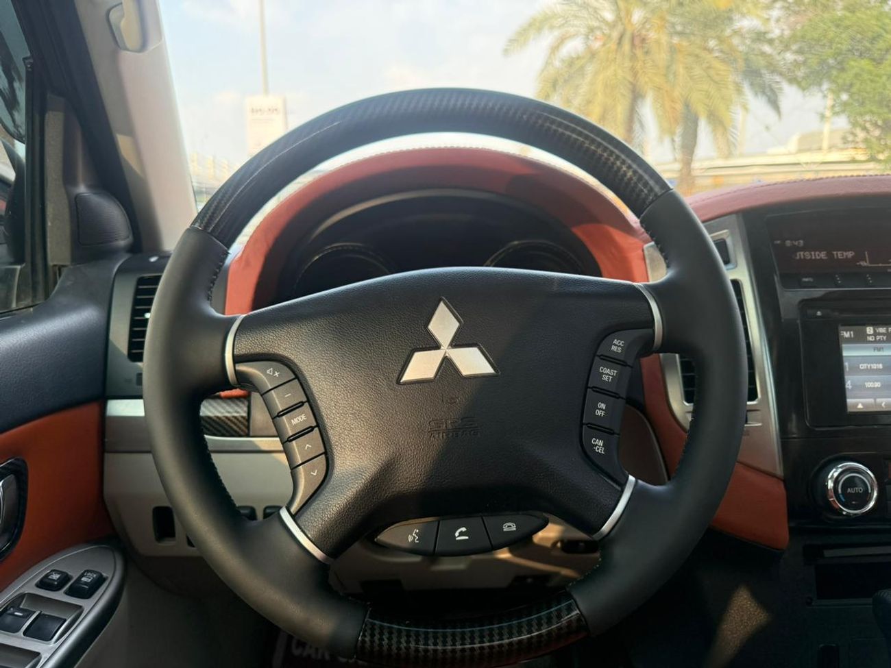 Mitsubishi Pajero SIGNATURE EDITION / SUNROOF / LEATHER SEATS / BLACK EDITION RIMS