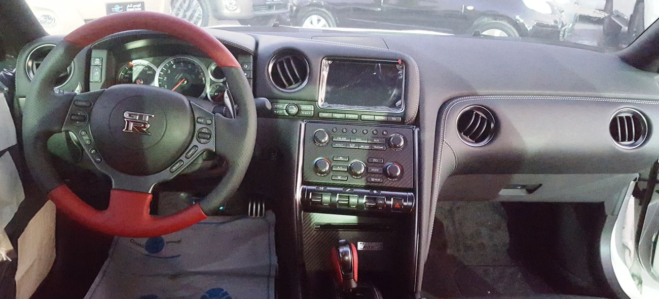 Nissan GTR BLACK EDITION