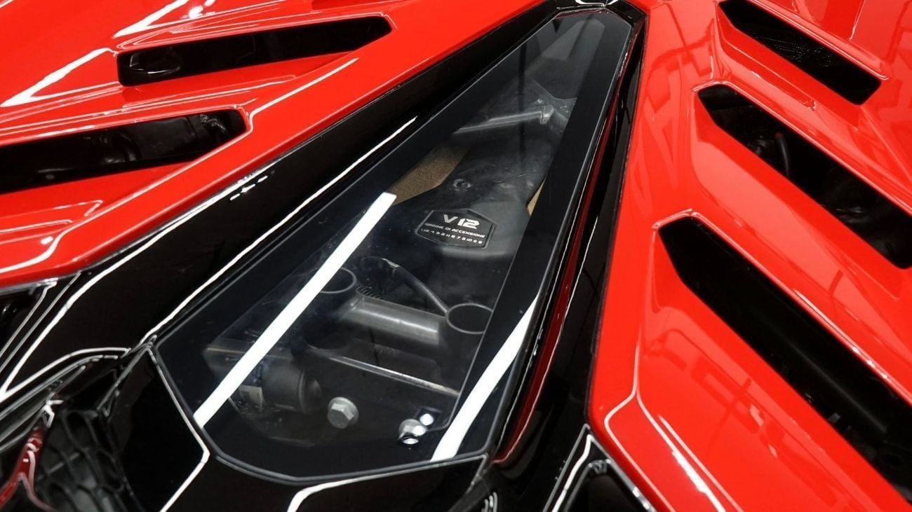 لامبورغيني أفينتادور SVJ 6.5L V12 | European Specs | 8,700 KM | Full Service History