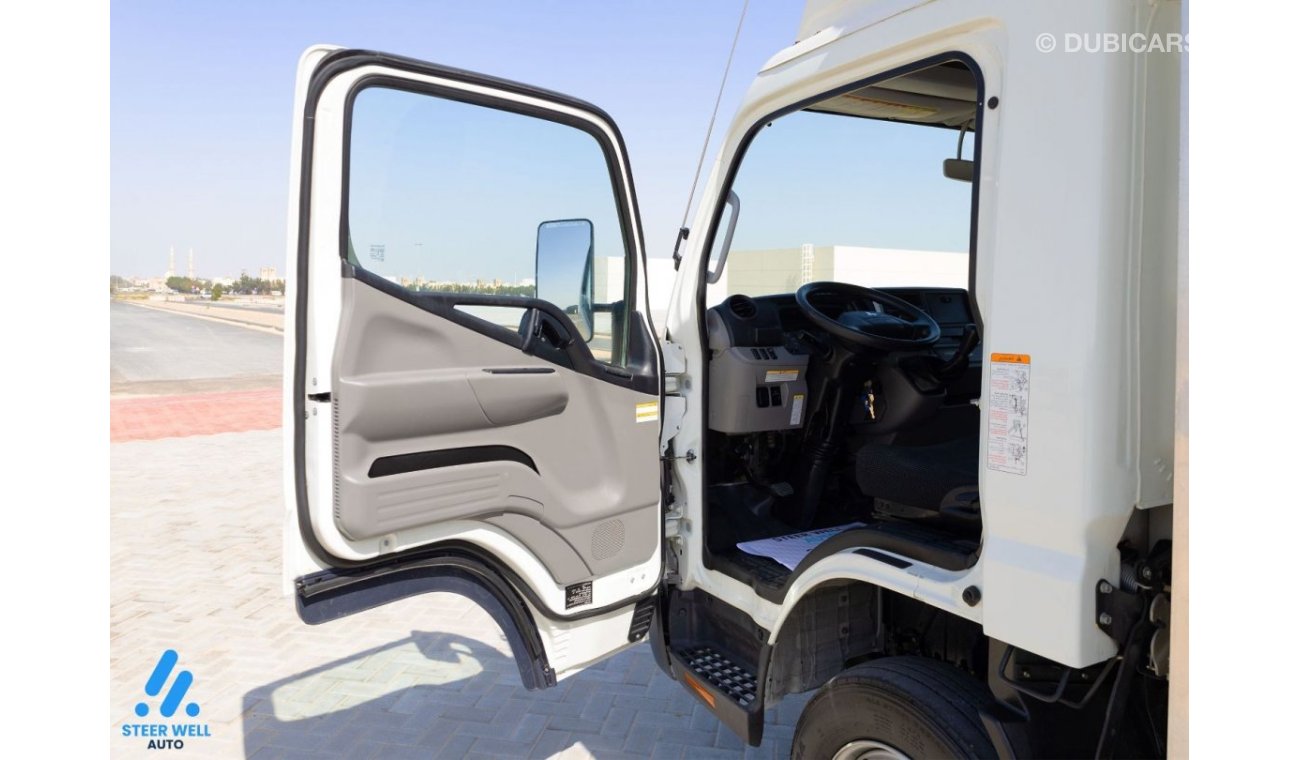 Mitsubishi Canter 2022 Closed Box with Tail Lift - Short Chassis - Diesel MT - Low Mileage - GCC