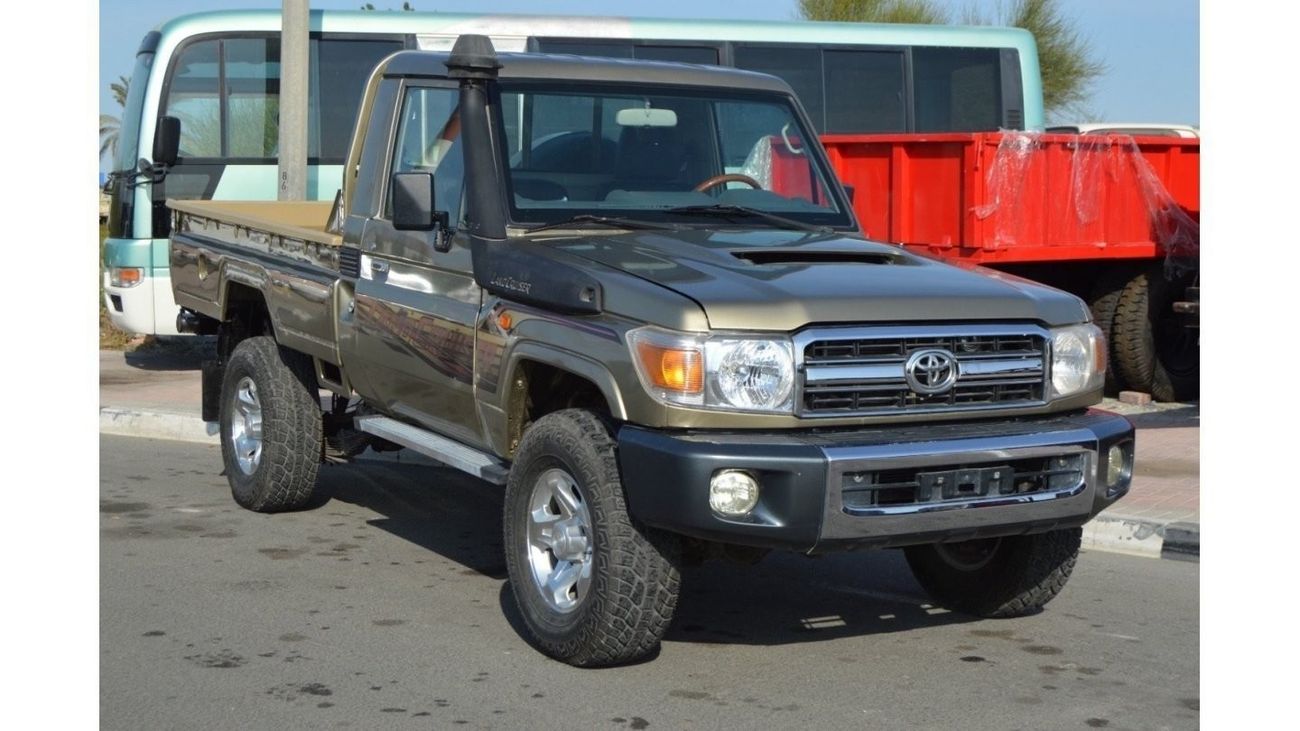 تويوتا لاند كروزر بيك آب Full option clean car