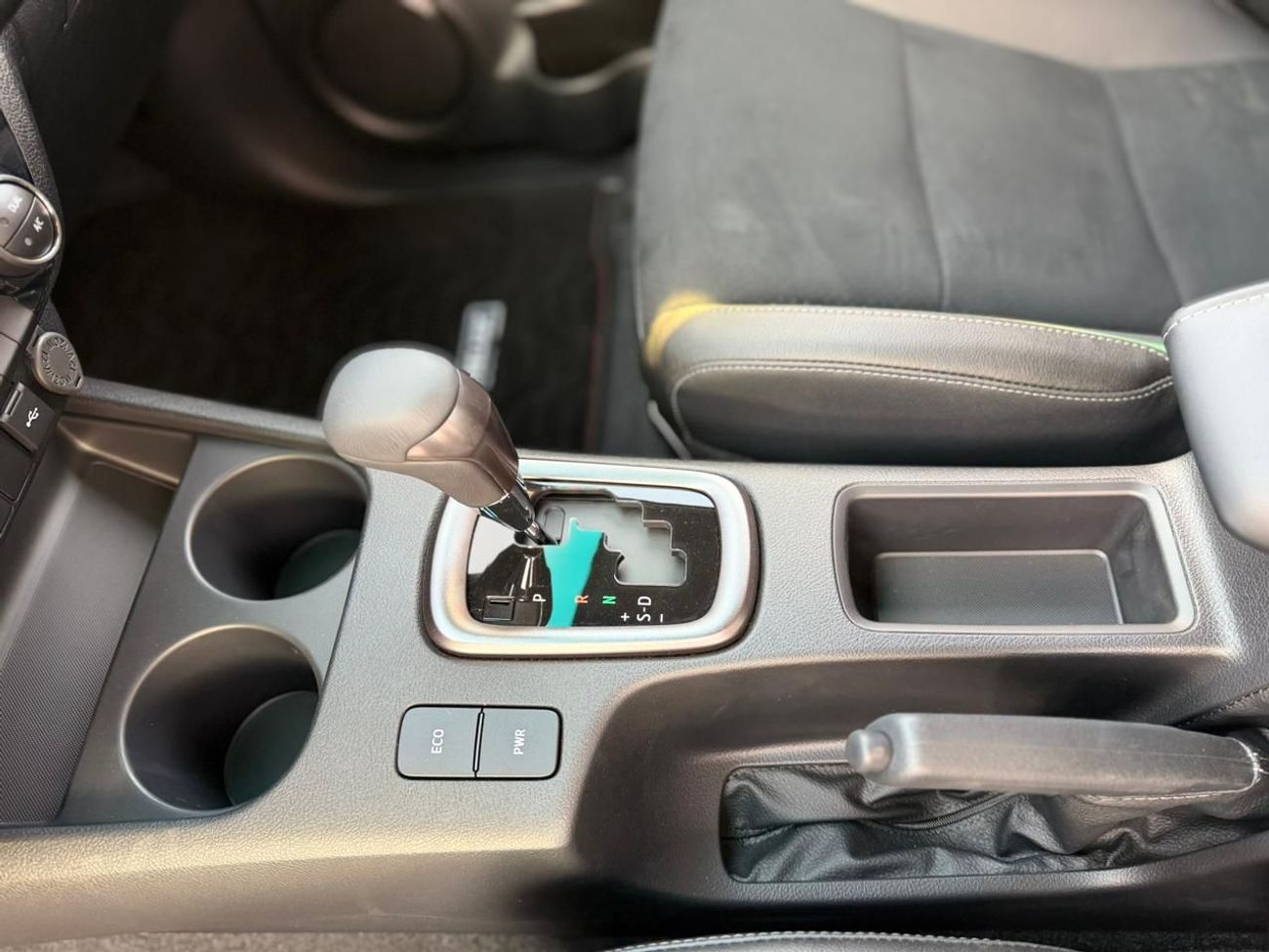 تويوتا هيلوكس HILUX GR SPORTS 4.0