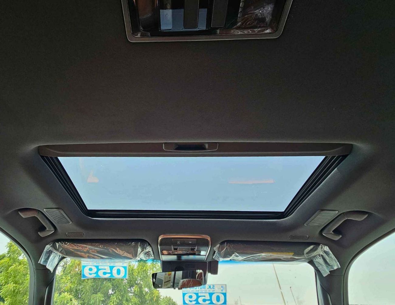 لكزس LX 700h HYBRID/ VIP SEATS FULL OPTION/ PETROL AT 3.5L V6 4WD/CODE#LX7HV