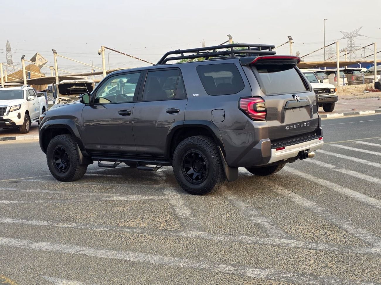 Toyota 4Runner LIMITED faceleft 2025 ( sunroof, 4x4, leather seat and 7 seater)