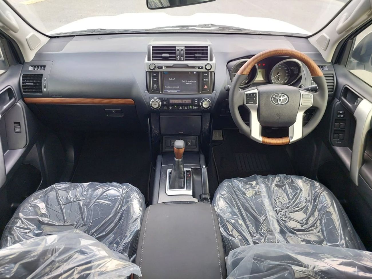 Toyota Land Cruiser TOYOTA LAND CRUISER PRADO SUV RHD 2016 MODEL 2.8 L DIESEL AUTOMATIC(PM18328)