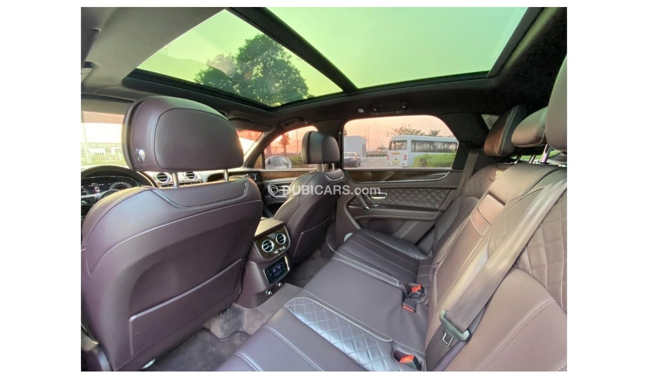 بنتلي بينتايجا سيجناتشر