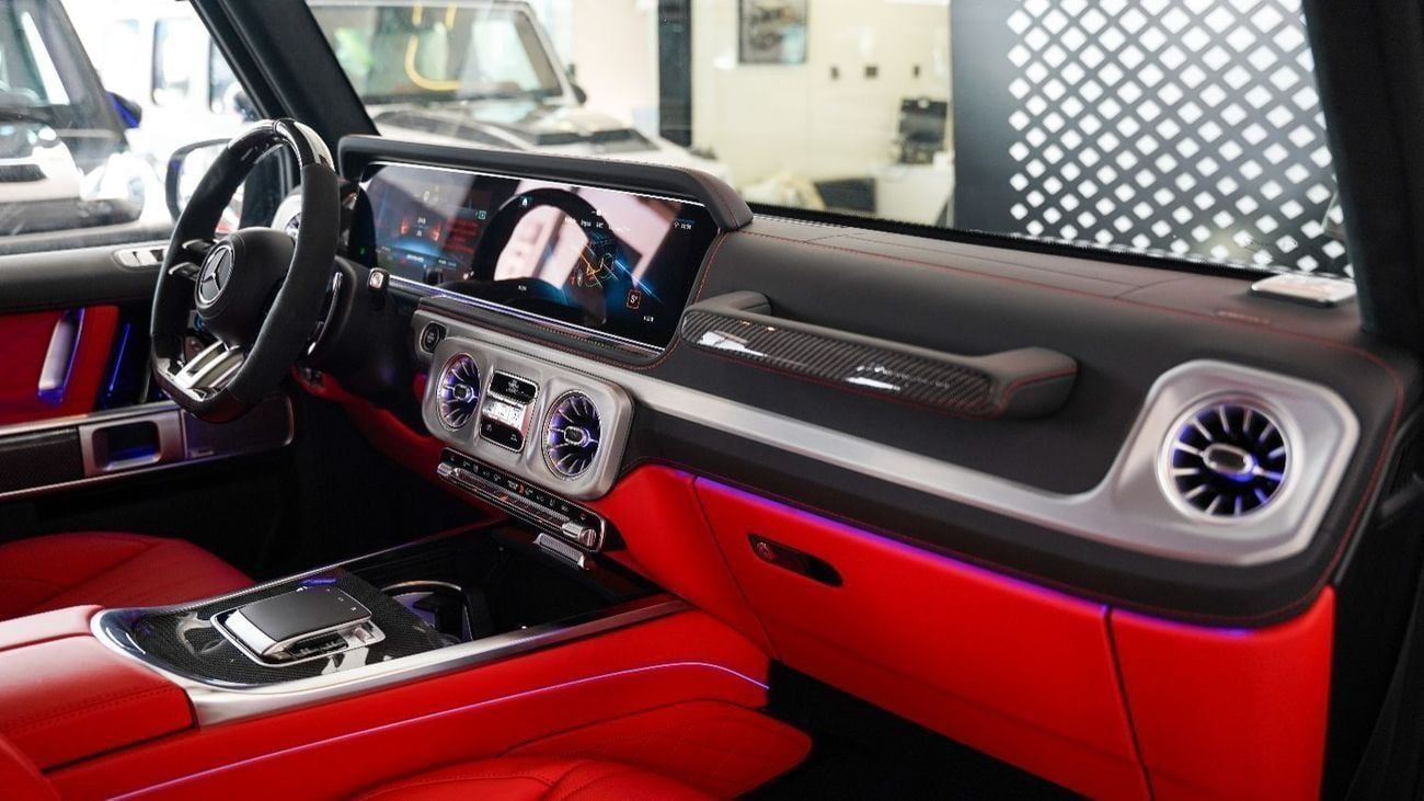 Mercedes-Benz G 63 AMG 4MATIC SUV GCC 2025 Fully Original Carbon Perfomance Package 5 Year Gargash Auto Warranty
