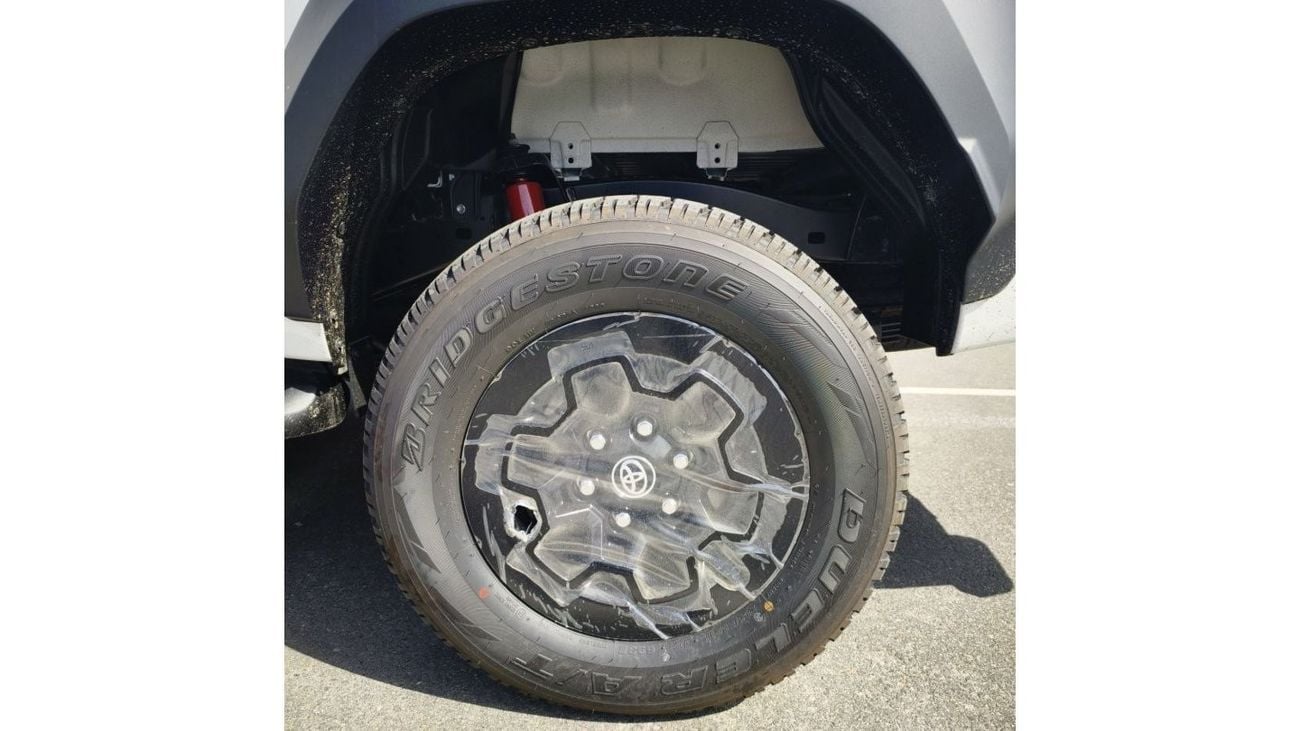 تويوتا هيلوكس تويوتا هايلكس 2024 ديزل 2.8 لتر جي آر سبورت