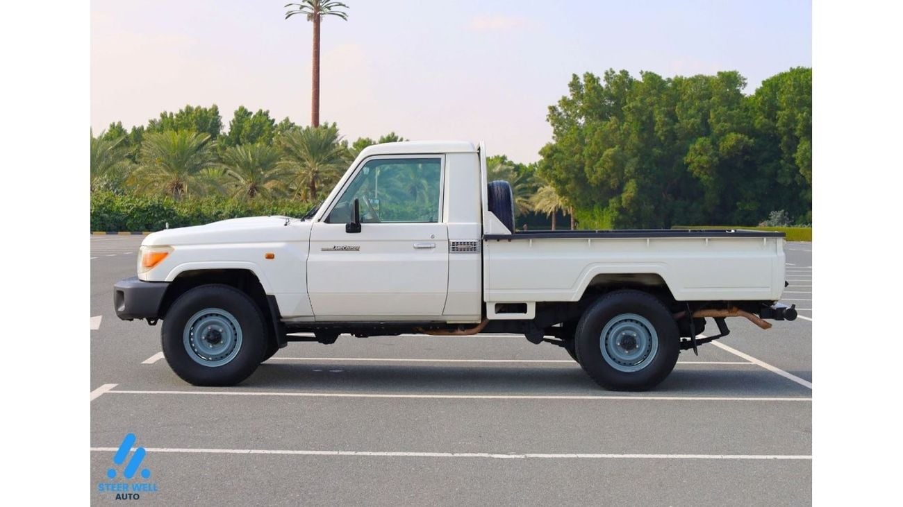 Toyota Land Cruiser Pick Up 79 EXR 2015 Single Cab Pick Up 4.0L - Petrol M/T - GCC Specs - Low Mileage - Book Now