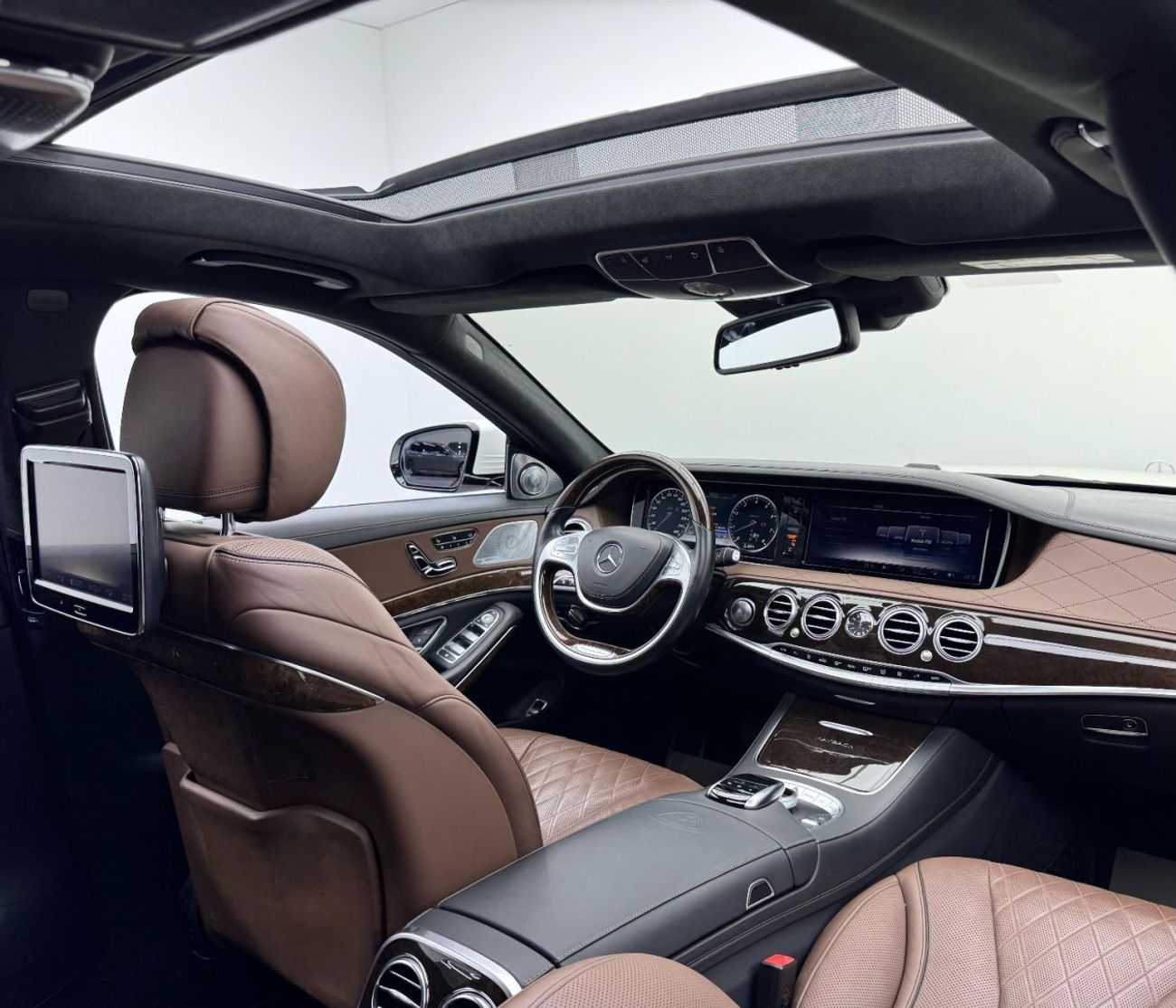 مرسيدس بنز S 600 Maybach 6.0L 2015 Mercedes Maybach S600, Full Mercedes Service History, Fully Loaded, Very Low Kms,