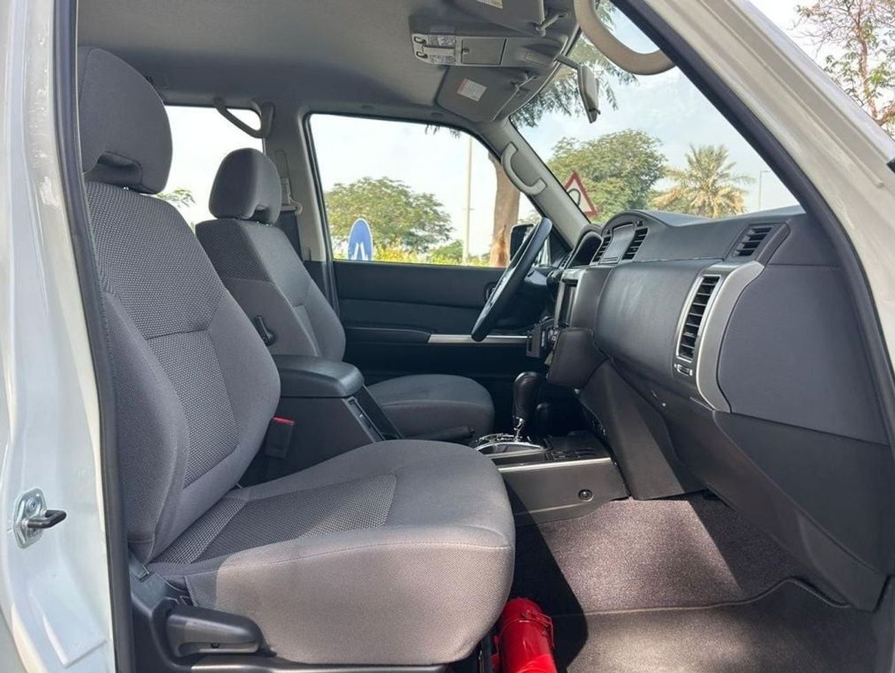 Nissan Patrol Safari Safari 4.8L A/T GL 2023 GCC LOW MILEAGE SINGLE OWNER IN MINT CONDITION