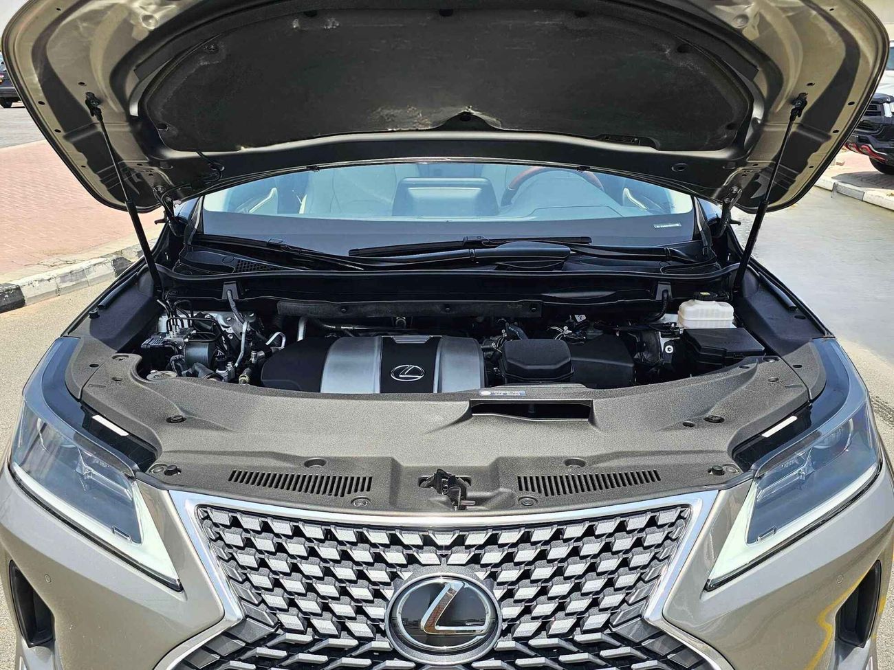 Lexus RX350 / FULL OPTION/ ONLY DOOR REPLACED/ ORIGINAL MILEAGE/ 1516 Monthly LOT# 57723