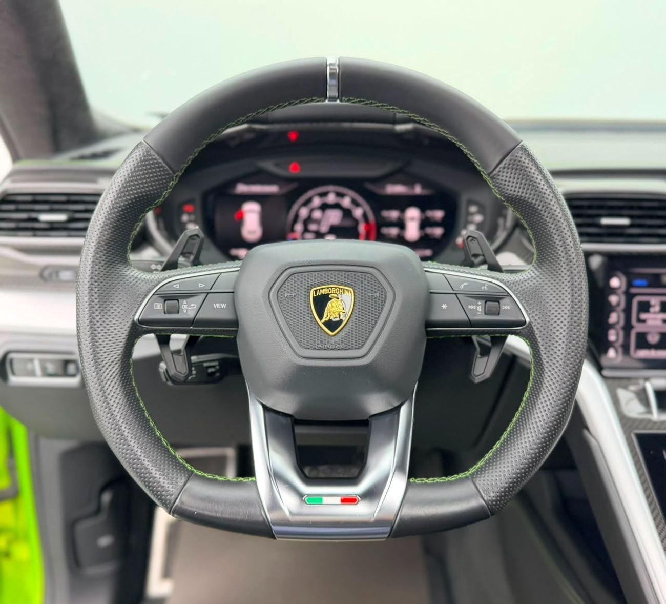 Lamborghini Urus STD 2022 Lamborghini Urus, Oct/2026 Lamborghini Warranty, Full Lamborghini Service History, GCC