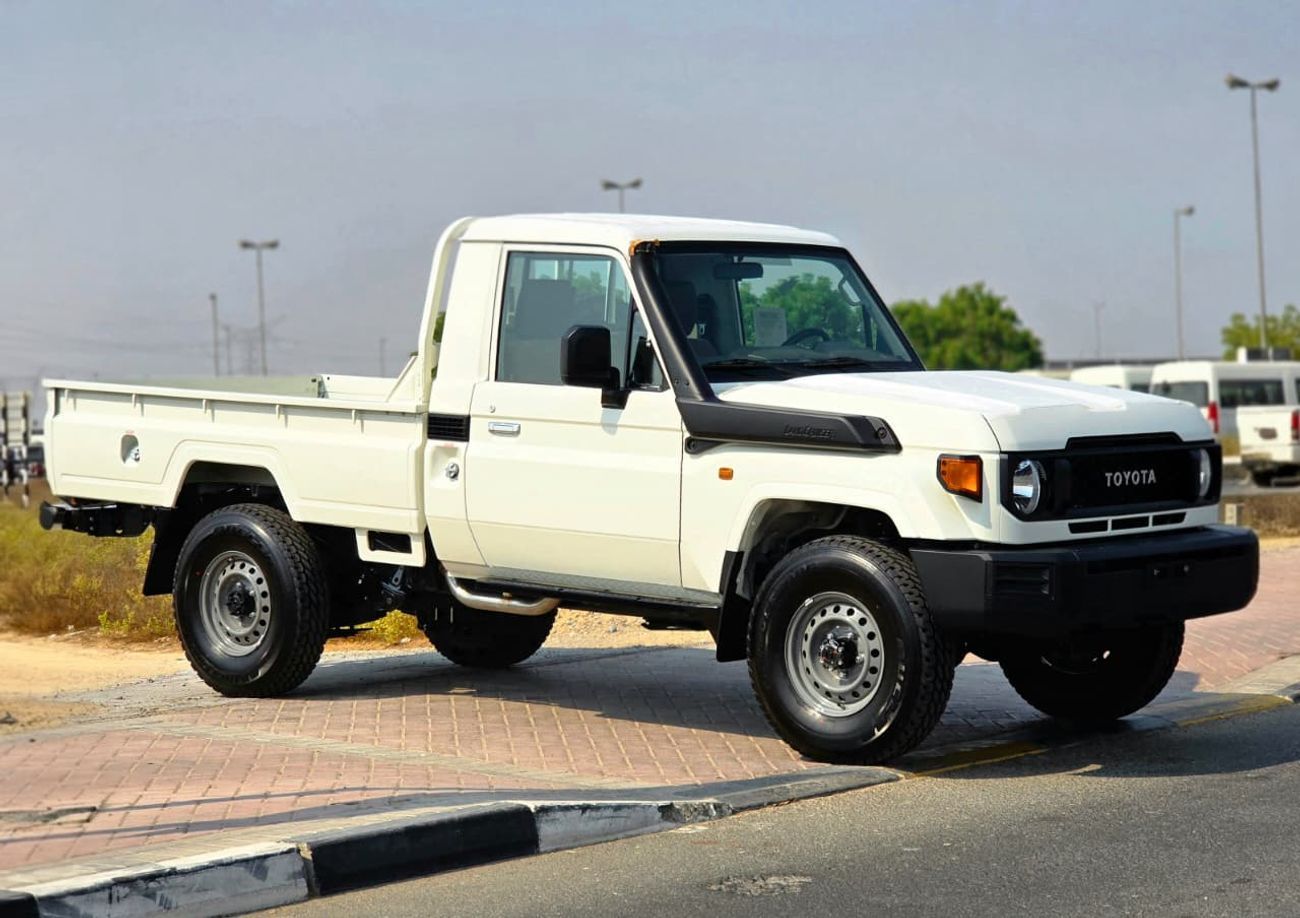 Toyota Land Cruiser 70 TOYOTA LC79 SINGLE CABIN DIESEL 2.8 MT - STD - E - MODEL 2025 - WHITE INSIDE BEIGE - OMANI