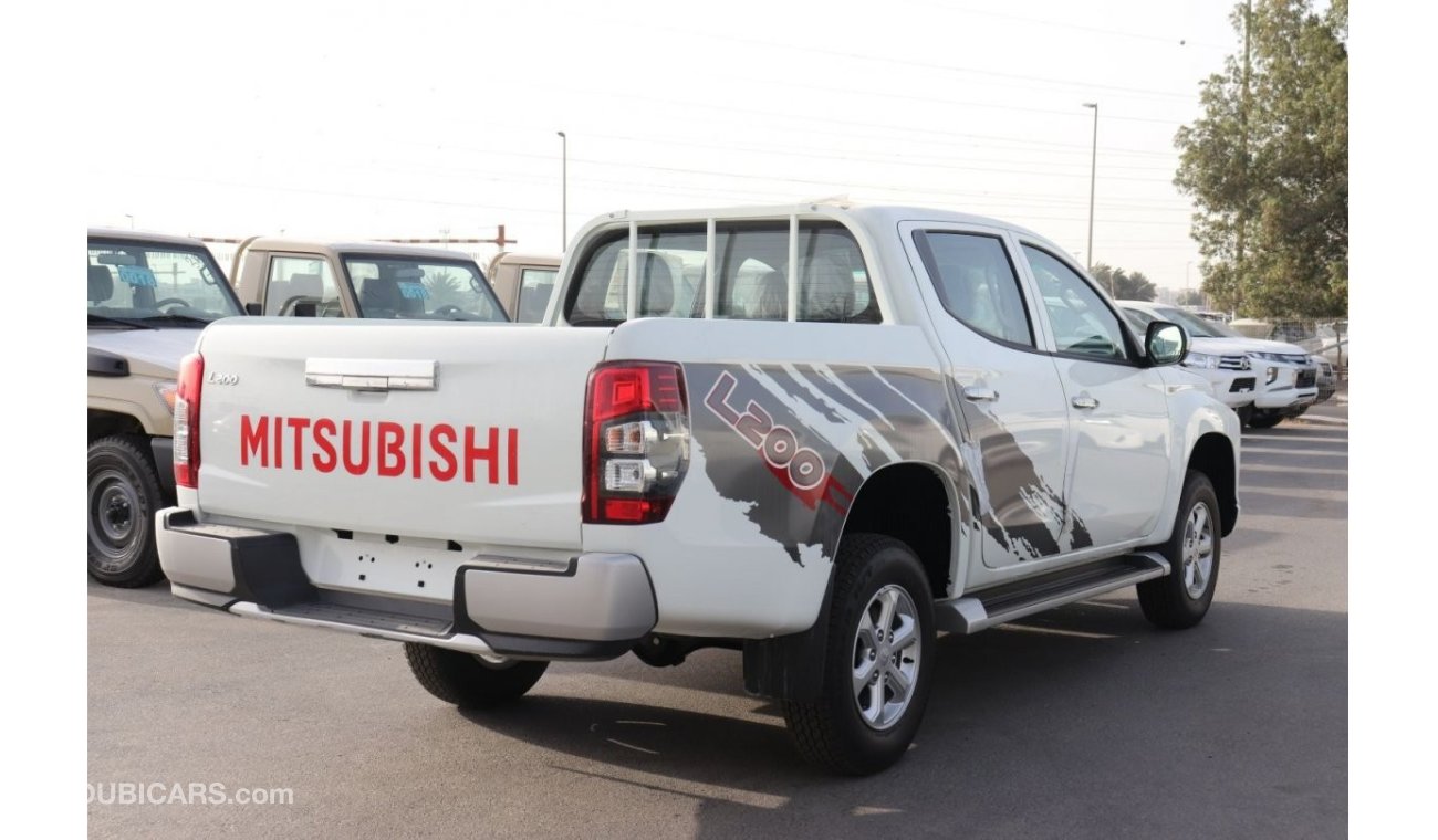 Mitsubishi L200 2.5 L PETROL MT FULL