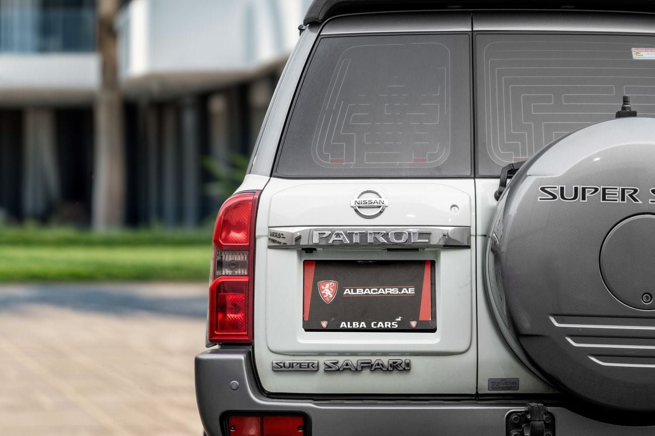 Nissan Patrol Patrol Super Safari | 3,330 P.M | 0% Downpayment | Perfect Condition! | Ramadan Offer!
