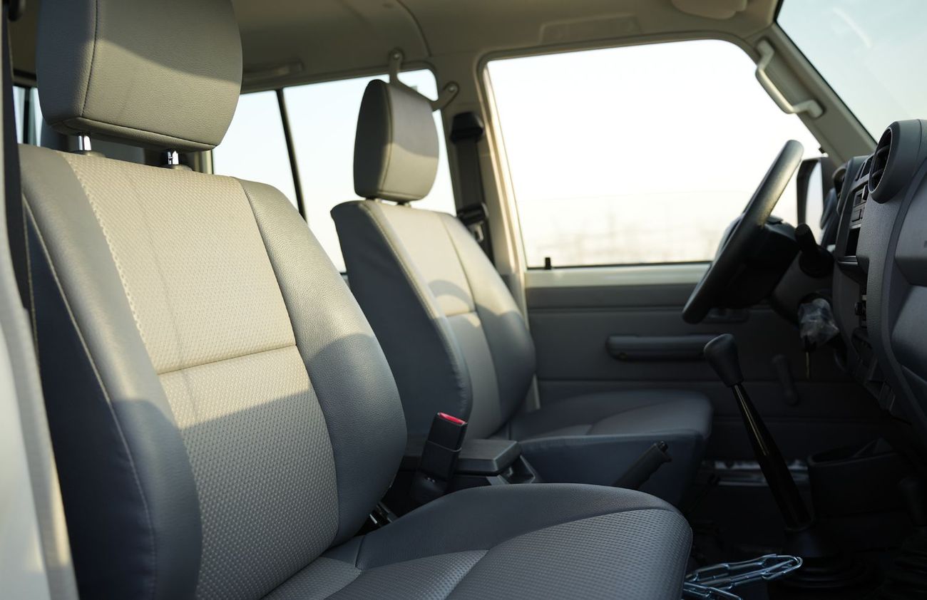 Toyota Land Cruiser Pick Up LC79 DSL DC 4.2L MT/TEVT4 Basic